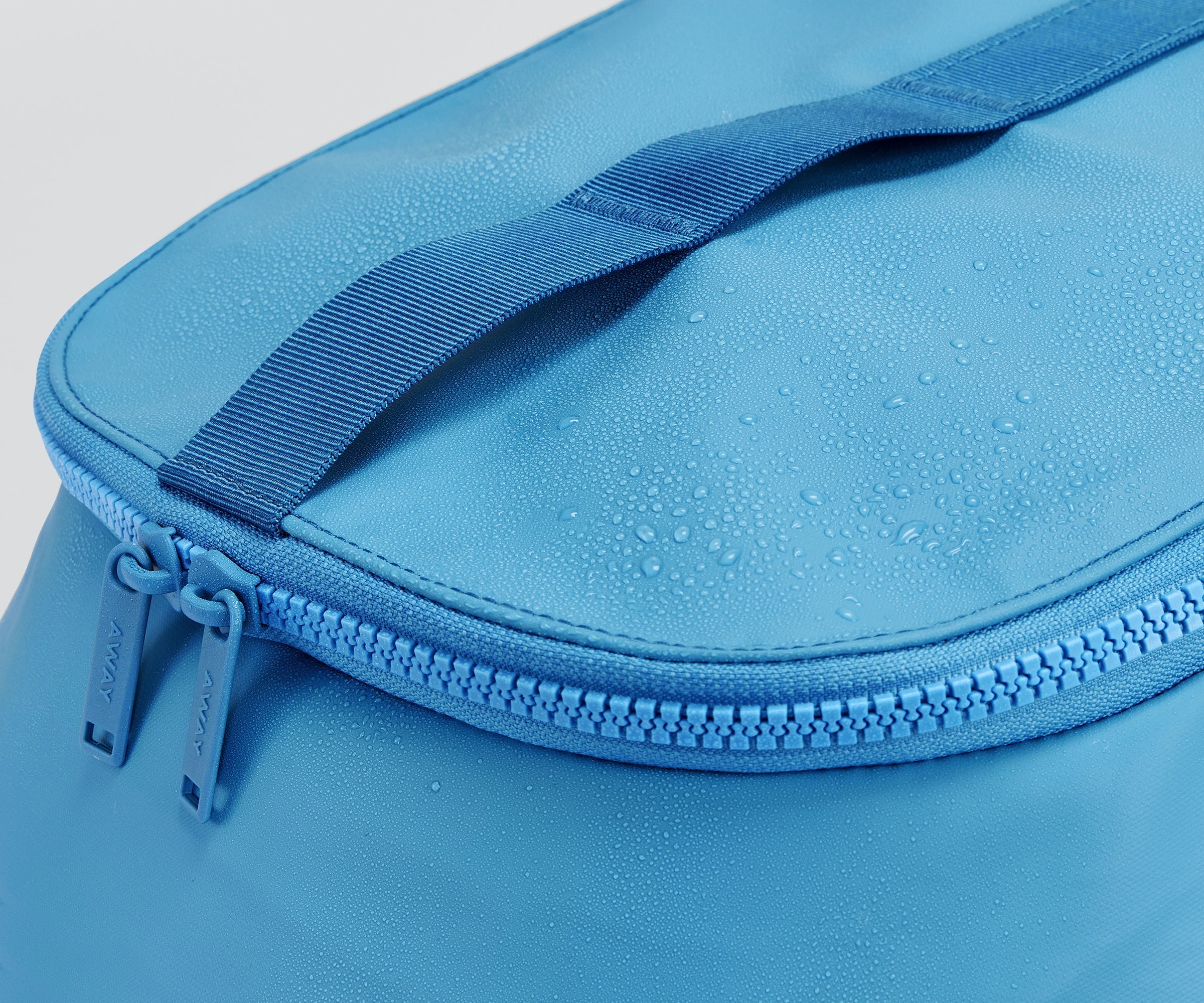 Active Backpack 26L in Vivid Blue