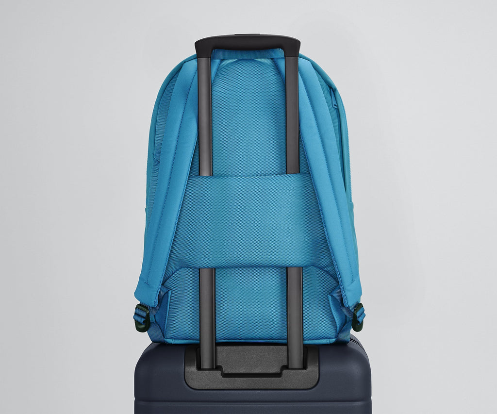 Active Backpack 26L in Vivid Blue