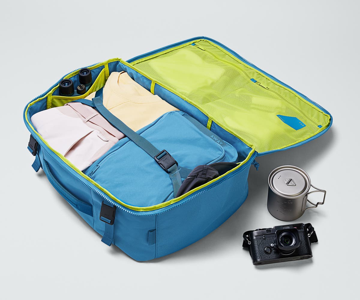 Active Convertible Backpack 45L in Vivid Blue