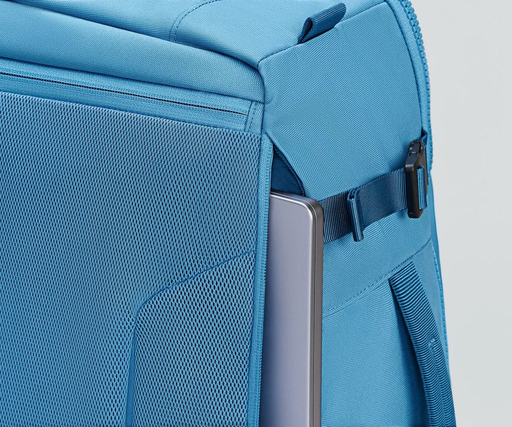 Active Convertible Backpack 45L in Vivid Blue