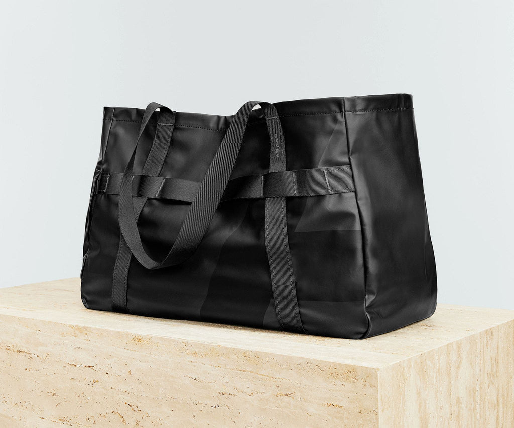 Active Tote 45L in Jet Black