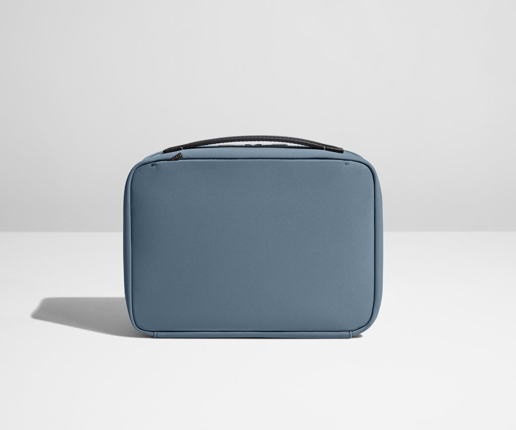 The Hanging Toiletry Bag in Coast Blue