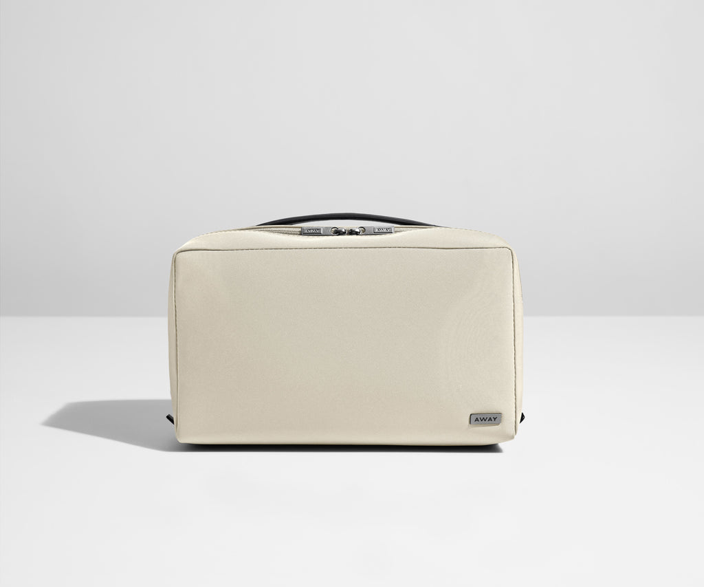 The Large Toiletry Bag in Salt White
