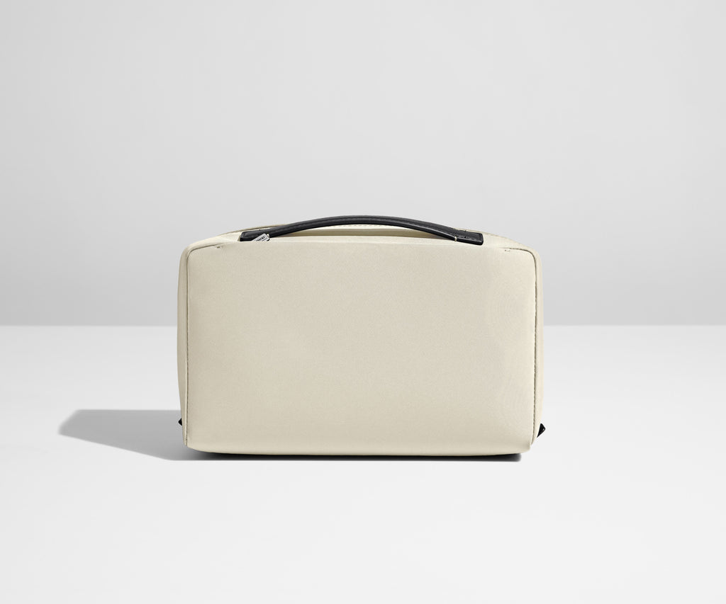The Large Toiletry Bag in Salt White