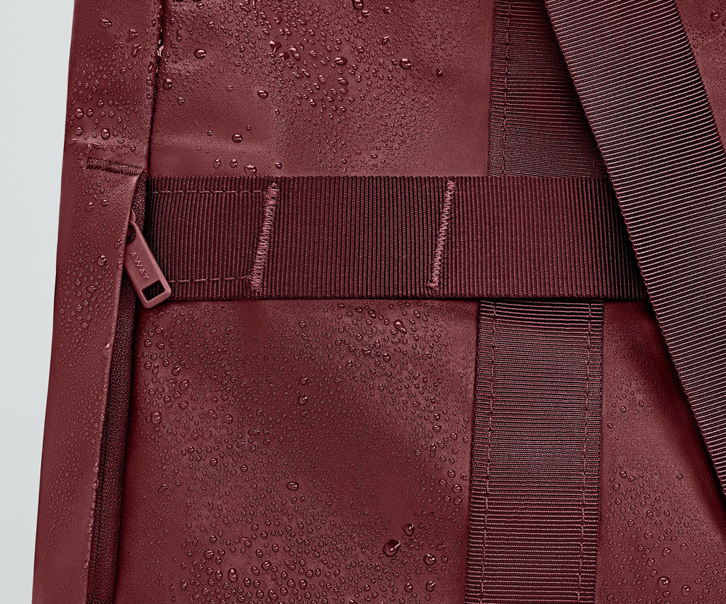 Active Tote 45L in Burgundy Red